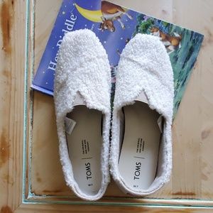 Tom's Alpargata plush shearling shoes NWOUTBOX